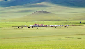 Mongolei Steppe mit Jurten