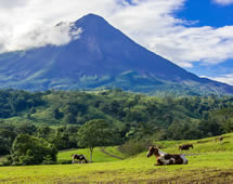 Costa Rica Landschaft mit Vulkan