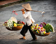 Vietnam Frau mit Blumen
