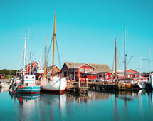 Boote in schwedischem Hafen