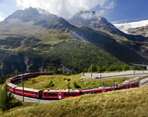 Bahnstrecke durch die Schweizer Alpen