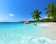 Seychellen Türkises Wasser und weißer Strand