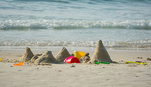 Sandburgen am Strand