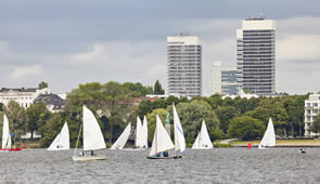 Hamburg Innenalster mit Booten