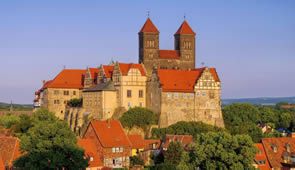 Blick auf die Festung einer Stadt im Harz