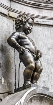 Statue Mannekin Pis in Brüssel, Belgien