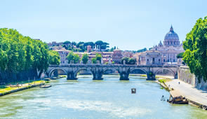 Rom Brücke über den Fluss Tiber