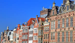 Altstadt mit alten Fachwerkhäusern in Amsterdam