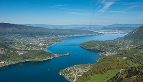 Blick auf den Lake Annecy von Col du Forclaz