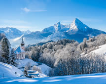 verschneite Bergwelt in Bayern